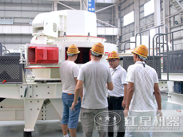 石英石制砂機(jī)預(yù)咨詢現(xiàn)場(chǎng)