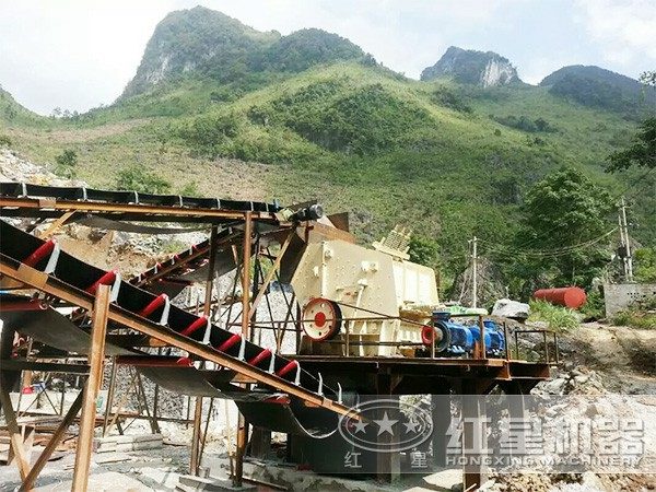 津巴布鵝卵石碎石生產(chǎn)線現(xiàn)場(chǎng) 津巴布鵝卵石碎石生產(chǎn)線現(xiàn)場(chǎng)