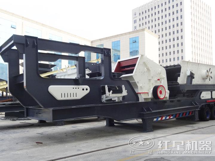 輪胎移動破碎站配反擊式破碎機，時產70-280t/h，具有整形作用