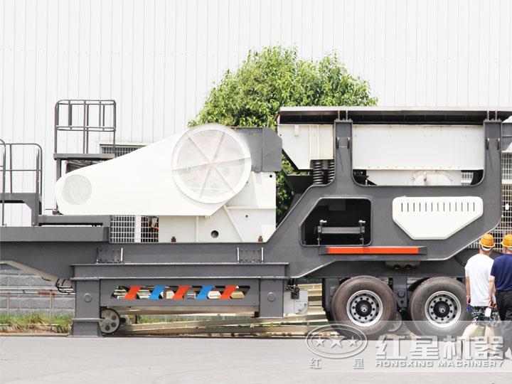 客戶到場參觀輪胎移動破，七大模塊，多種組合，滿足用戶需求