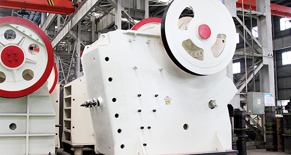 鐵礦石一段粗碎用的1200*1500顎破機多少錢？產量是多少？