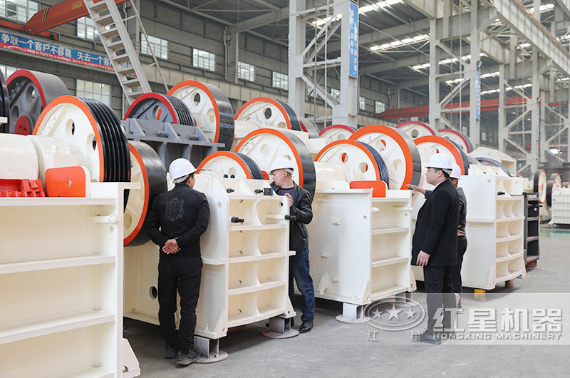 69型碎石機(jī)廠家有現(xiàn)貨，歡迎來(lái)廠考察