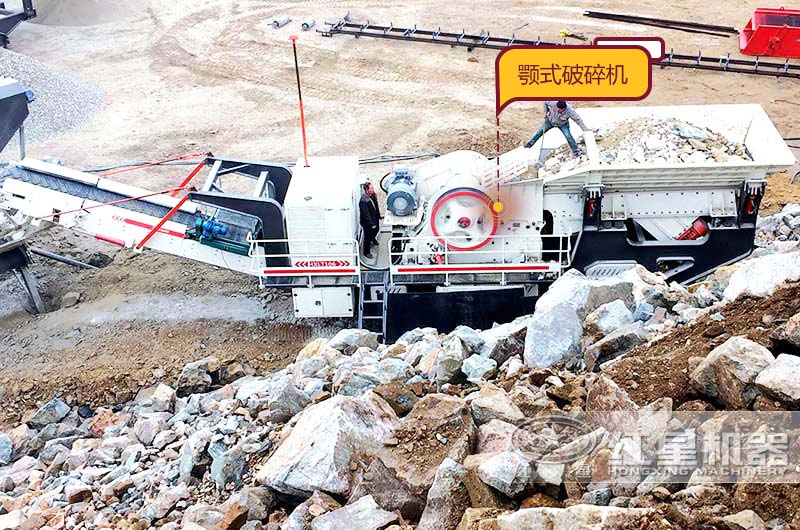 履帶式移動(dòng)鄂式破碎機(jī)生產(chǎn)現(xiàn)場(chǎng),一鍵操控超智能 履帶式移動(dòng)鄂式破碎機(jī)生產(chǎn)現(xiàn)場(chǎng),一鍵操控超智能