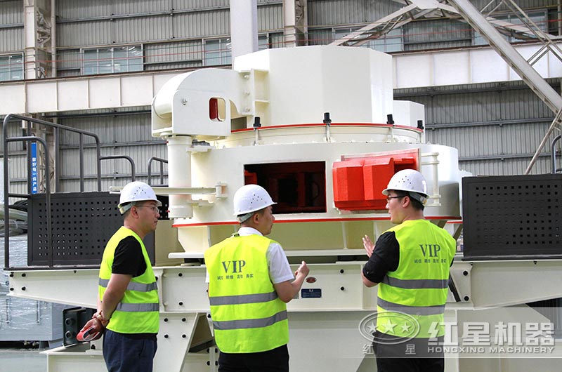 客戶(hù)來(lái)到紅星設(shè)備生產(chǎn)車(chē)間考察 客戶(hù)來(lái)到紅星設(shè)備生產(chǎn)車(chē)間考察