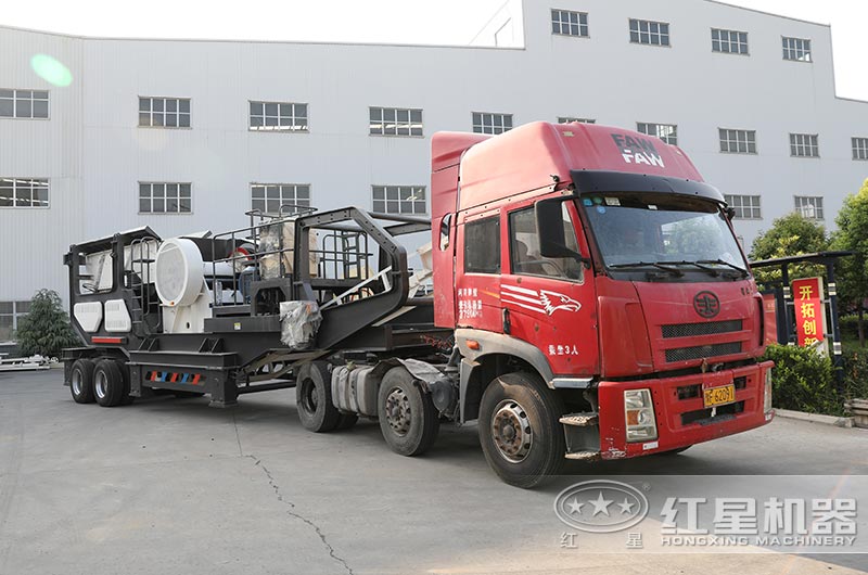 小型移動粉碎機現貨發往山東 小型移動粉碎機現貨發往山東