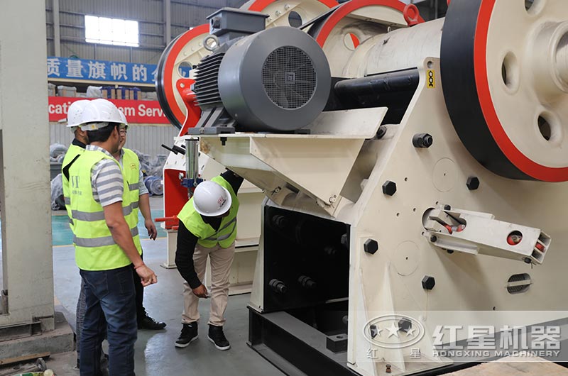 客戶到廠參觀，近距離了解設備