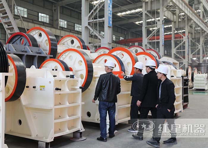 客戶來廠考察玻璃破碎機設備 客戶來廠考察玻璃破碎機設備